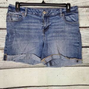 Maurices Dark Wash Denim Shorts Women’s Size 14 Stretch Rolled Hem Casual